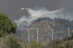 Incendios forestales: Alerta Roja en seis comunas y ocho siniestros se encuentran en combate a lo largo del país