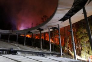 Gobierno entrega balance del incendio: 30 lesionados, 1 fallecido y 130 viviendas destruidas