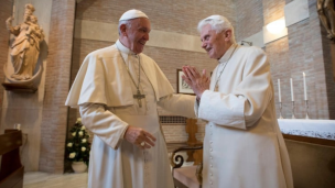 Benedicto XVI sigue 