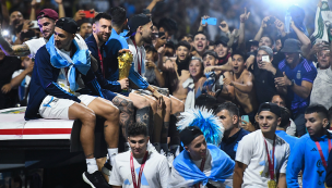 Locura en Buenos Aires: selección argentina regresó en helicóptero al predio de Ezeiza