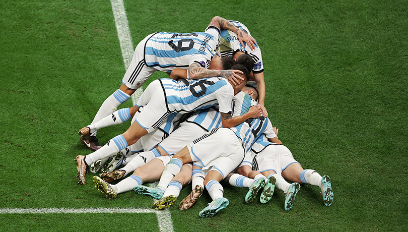 Messi alcanza la gloria: Argentina  consigue su tercera Copa del Mundo en una final de infarto