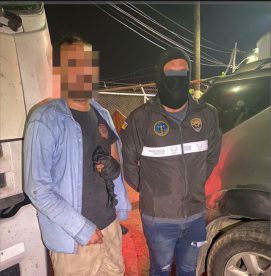 Policía de Ecuador detuvo a dos sujetos presuntamente implicados en el secuestro del marino chileno rescatado