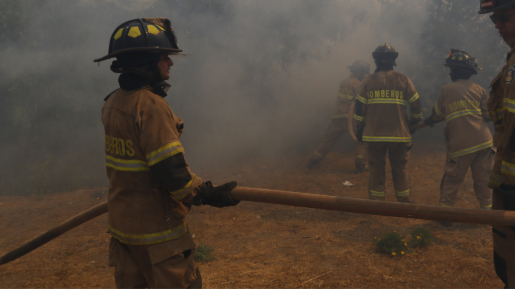 Encuentran cuerpo calcinado de un hombre que colaboraba en el combate del incendio forestal en Colliguay