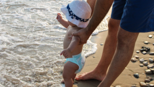 Temporada estival: Cambia siempre que sea necesario los pañales y protege la higiene de los bebés