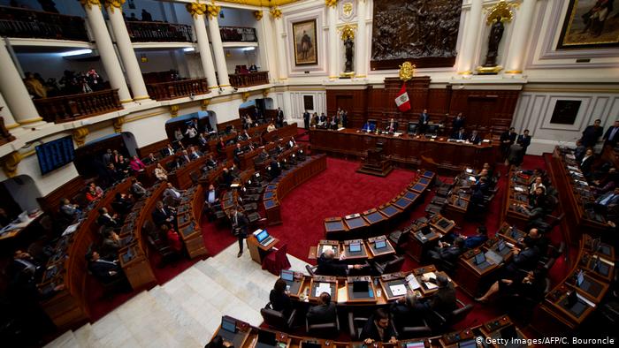 Simpatizantes del expresidente Castillo amenazan con paralizar las minas de cobre del sur de Perú