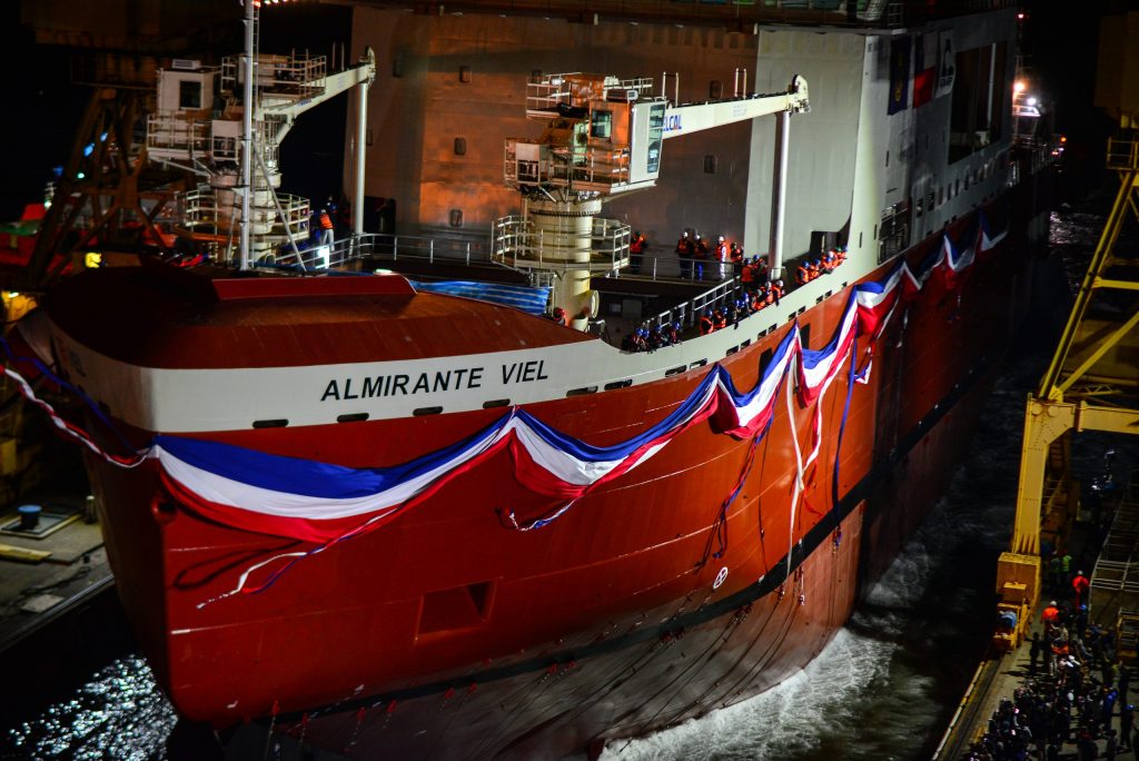 Asmar lanza al agua el “Almirante Viel”: el buque más grande construido en Sudamérica