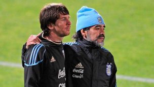 Continúa la locura por el campeón: renombran esquina de pueblo argentino con Messi y Maradona