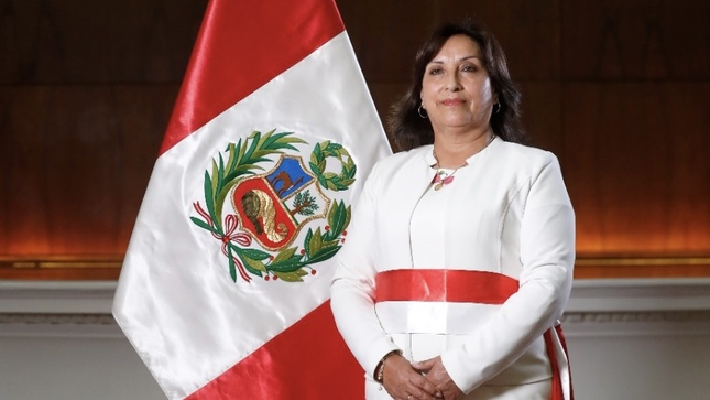 Estados Unidos “espera trabajar de cerca” con gobierno de la presidenta de Perú, Dina Boluarte
