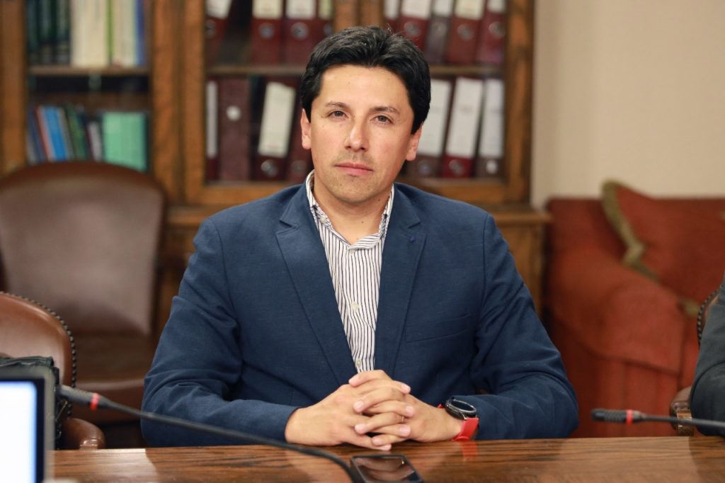 Diputado González valoró aumento del subsidio para el transporte aéreo de la provincia de Palena