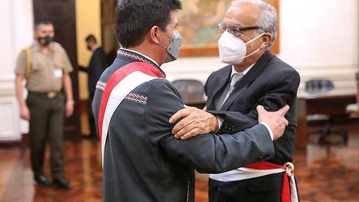 Perú: Exprimer ministro Torres pasa a la “clandestinidad” tras ser incluido en investigación contra Castillo