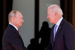 Por la paz en Ucrania: Bielorrusia ofrece reunir a Biden y Putin para resolver diferencias