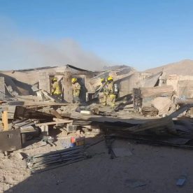 Incendio en campamento de Calama deja tres fallecidos: Se trataría de una familia