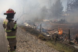 Onemi detalló que hay 85 incendios forestales activos y 9 alertas rojas