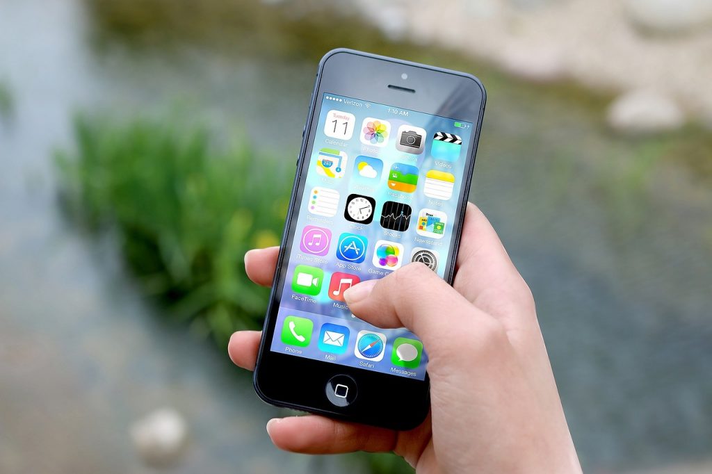 Sony lleva más de una década firmando la cámara de los iPhone de Apple