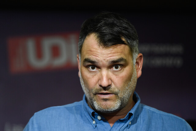 Macaya acusa a Carter de “estar discutiendo cupos en peleas por la prensa” tras anunciar candidatura