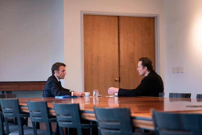 Macron traslada a Elon Musk la necesidad de que Twitter cumpla con las normativas de moderación europeas