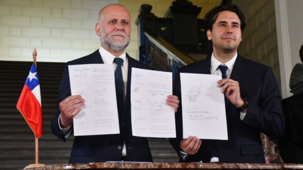 Ingresan proyecto de reforma que habilita un nuevo proceso constitucional