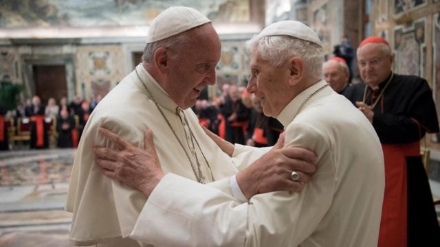 Papa Francisco y muerte de Benedicto XVI: “Con conmoción, recordamos su personalidad tan noble”
