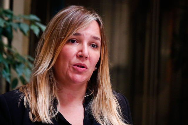 Pepa Hoffmann remarcó su compromiso por “una nueva Constitución”, pero no quiere “una nueva Convención”