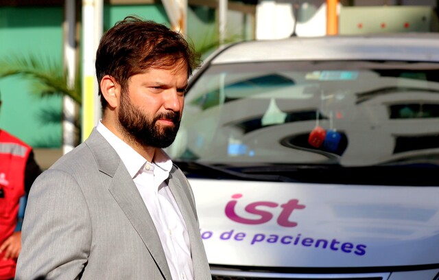 Presidente Boric tras visitar a bombero herido: “Es importante decirle a la gente que estamos como Gobierno muy encima de esto”