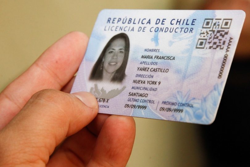 Diputados UDI piden al Gobierno poner urgencia a proyecto para extender vigencia de licencias de conducir