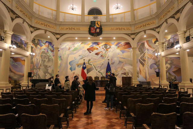 “Está obligada a reparar…”: Estudiantes de la Universidad de Chile cuestionaron la ‘tibia’ reacción de la rectora por tesis de pedofilia