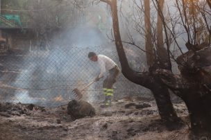 Bombero sufrió graves quemaduras en medio de incendio forestal en Villa Alemana