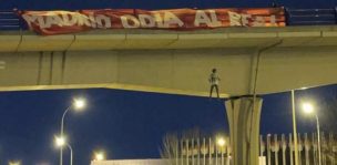 ¡Vergonzoso! Cuelgan muñeco de Vinicius en un puente en la previa del Derbi de Madrid