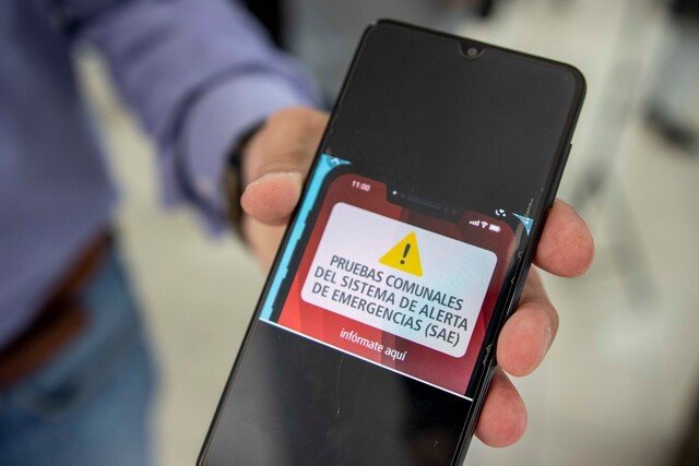 SAE mandará mensajes de alerta a los celulares como prueba en la Región Metropolitana