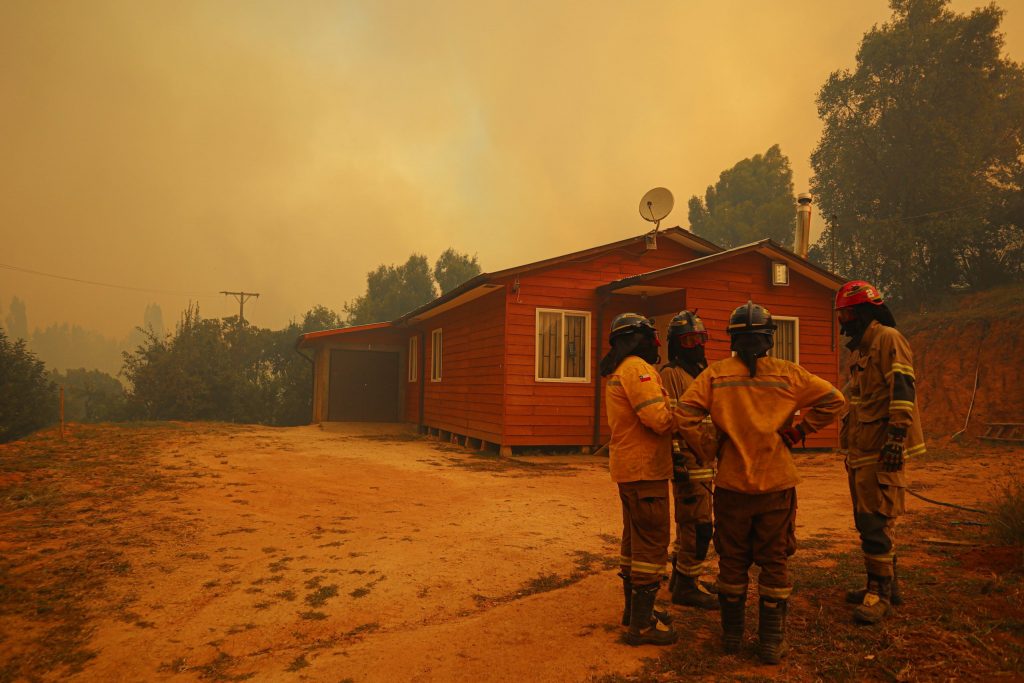 Declaran “contenido” incendio forestal en Nacimiento y Santa Juana