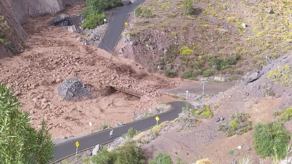 Alerta Amarilla para San José de Maipo: 52 personas se encuentran aisladas en el sector Baños Morales