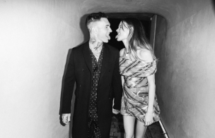 Tras polémicas conversaciones del cantante: Adam Levine y Behati Prinsloo le dan la bienvenida a su tercer hijo