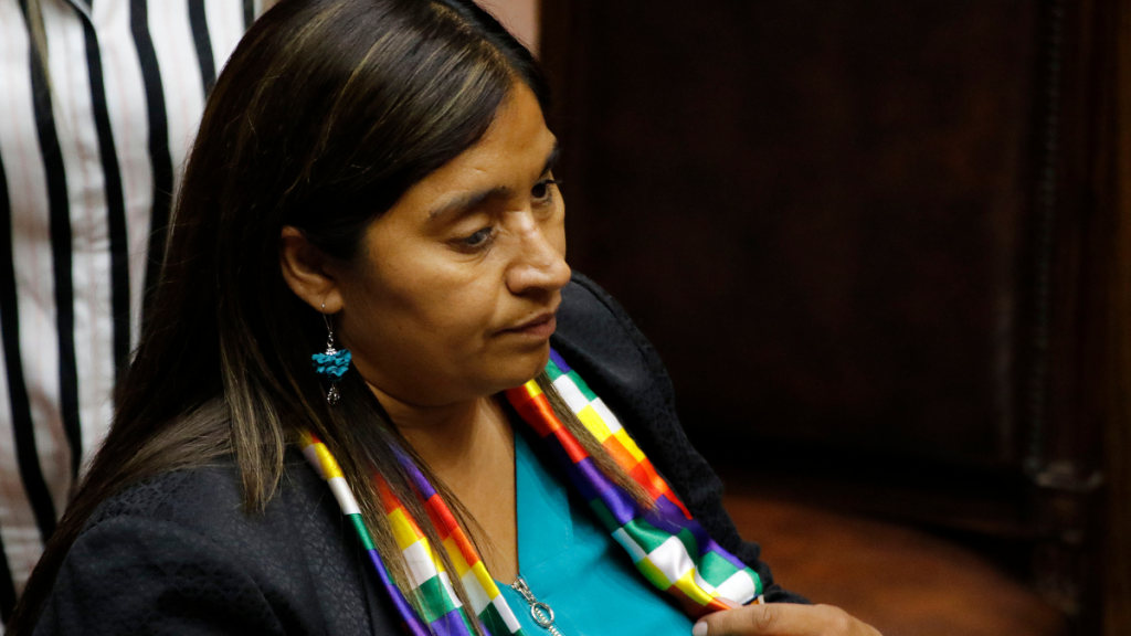 Senadora Campillai anuncia acciones legales tras acusaciones de Cordero: “No puede ser que en Chile aún exista el negacionismo”