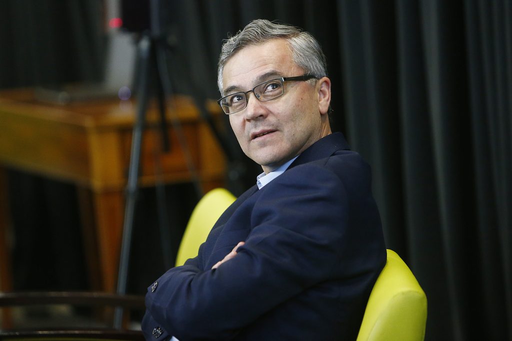 Abogado constitucionalista Javier Couso y dichos de Boric por juicio de exFPMR: “Cometió un error, son absolutamente innecesarios”