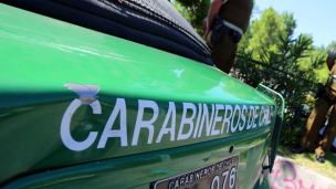 Hombre es agredido y lanzado por desconocidos a la ribera del río Mapocho: Está en riesgo vital