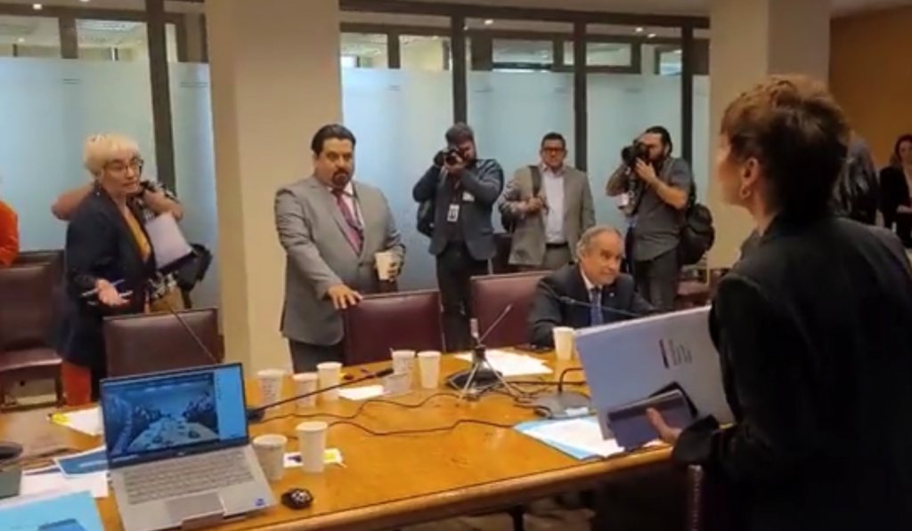 “No sea burlona”: Tohá y Ebensperger protagonizan tensa discusión en debate sobre infraestructura crítica