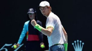 Nicolás Jarry deleita con su juego y vence a Kecmanovic en la primera ronda del Australian Open