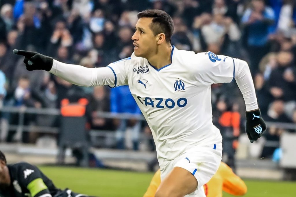Alexis Sánchez suma elogios en Francia: “Corre como un adolescente”