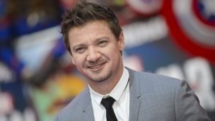 Jeremy Renner se encuentra en 