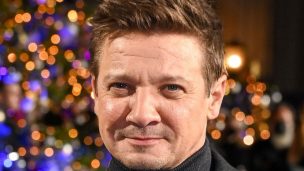 Revelan que quitanieves pasó por una de las piernas de Jeremy Renner