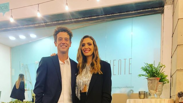 ¡Que viva el amor! Matías Oviedo posó junto a su presunta pareja en Premios Caleuche