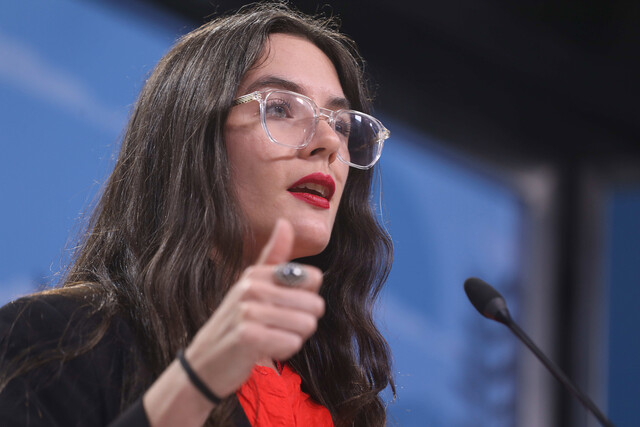 Ministra Vallejo confirma que el Ten Tanker volverá a volar esta mañana: Combatirá el incendio en Hualqui