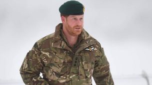 Príncipe Harry afirma en su autobiografía que mató a 25 talibanes en Afganistán
