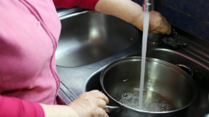 Reponen servicio de agua potable en sector acotado de Chicuero