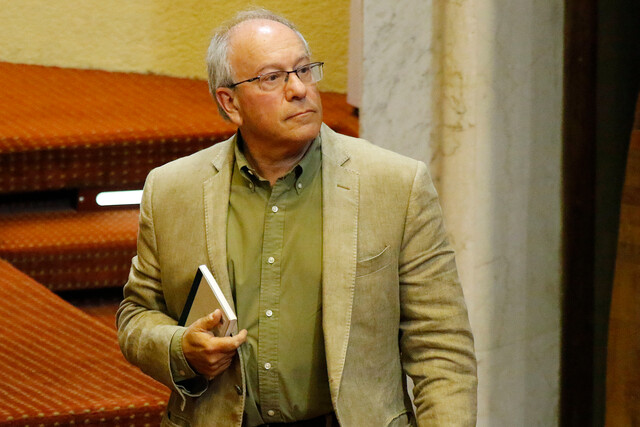 Tomás Hirsch cuestionó a alcalde de La Reina sobre “plebiscitar” un memorial en Aeródromo Tobalaba