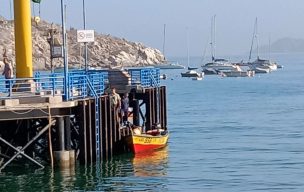 Encuentran cadáver de mujer flotando en mar de Pichidangui