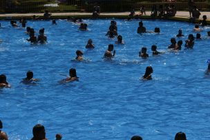 Menor de 15 años muere ahogado en piscina municipal en Pedro Aguirre Cerda: denuncian lento actuar de salvavidas