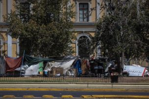 Claudio Orrego por carpas en la Alameda: 