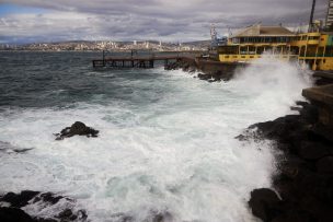 Armada emite aviso de marejadas desde este domingo en las costas del país: Fenómeno afectará desde Arica hasta el Golfo de Penas