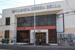 Municipalidad de Santiago suspenderá compra de exclínica Sierra Bella tras disposición de Contraloría